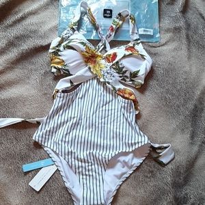 Brand new cupshe peek a boo one piece
